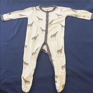Kyte Baby Cream Giraffe Print Footed One-Piece with Gray Trim